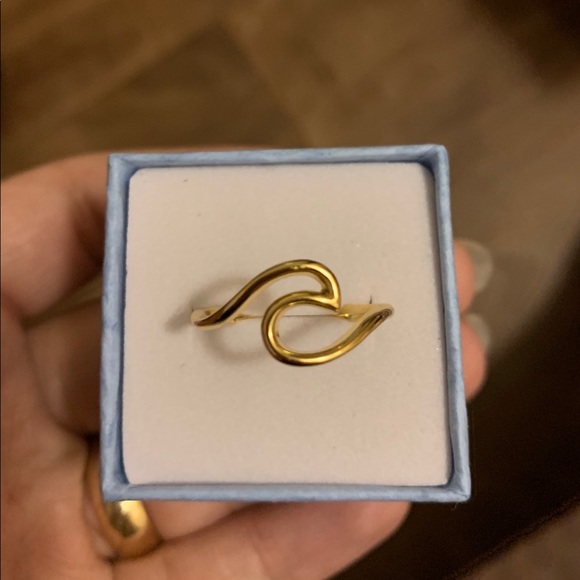 14K gold plated over 925 Sterling Silver Ring - Picture 3 of 6